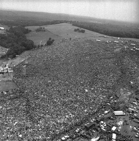 31 Pictures That Show Just How Crazy Woodstock Really Was